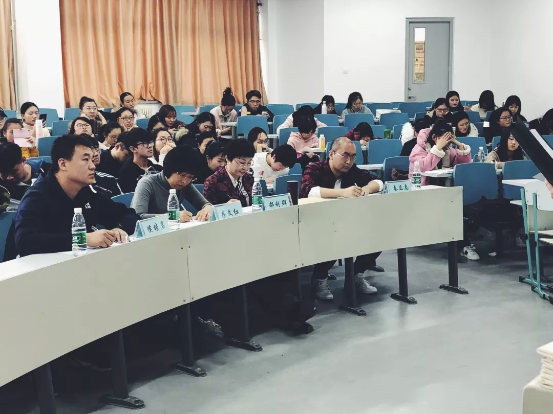 20181128体育博彩平台大全
举办第一届“博采杯”英语配音大赛.webp.jpg